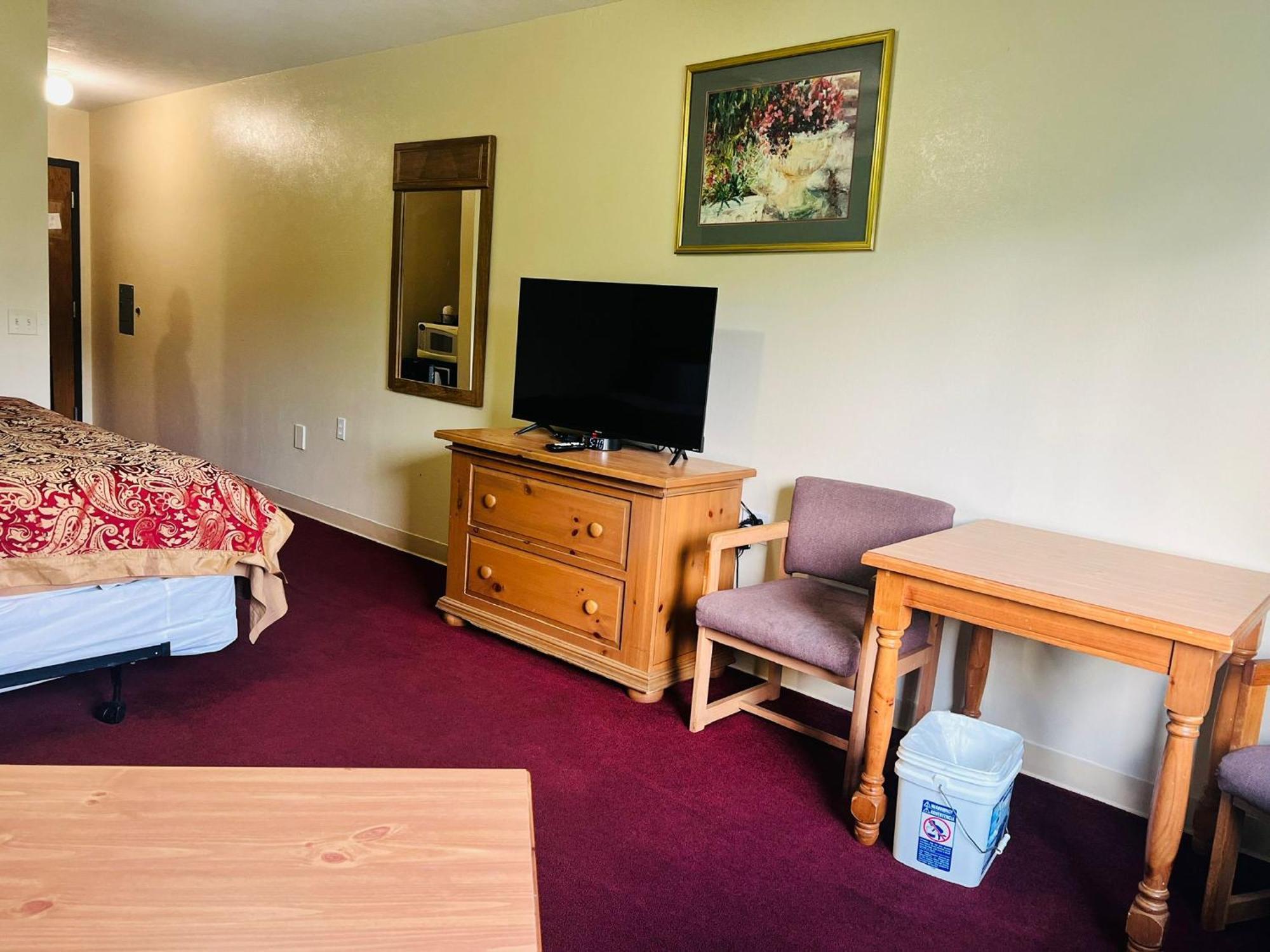 Villa Inn Motel Near Hwy 12 Wi Capital O Fort Atkinson Exterior photo